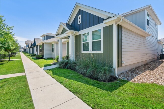 5310 Mulberry Grove Ln Austin, TX 78723 photo 3