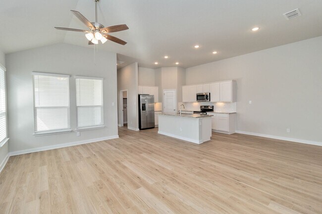 355-359 Nespral Dr San Antonio, TX 78253 photo 4