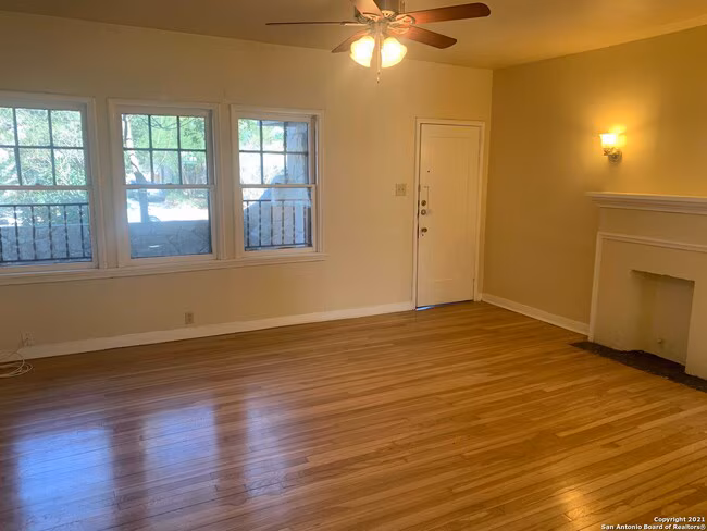 218 E Rosewood Ave San Antonio, TX 78212 photo 3