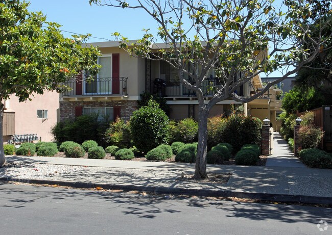 753 Chestnut Street, San Carlos, CA 94070 photo 3
