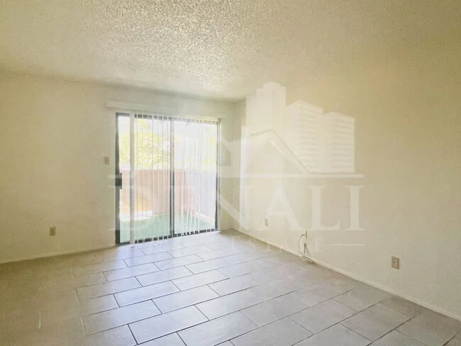 5757 W Eugie Ave Glendale, AZ 85304 photo 4
