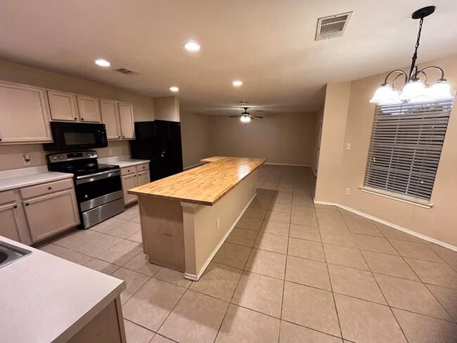 4406 Cisco Valley Dr Round Rock, TX 78664 photo 3
