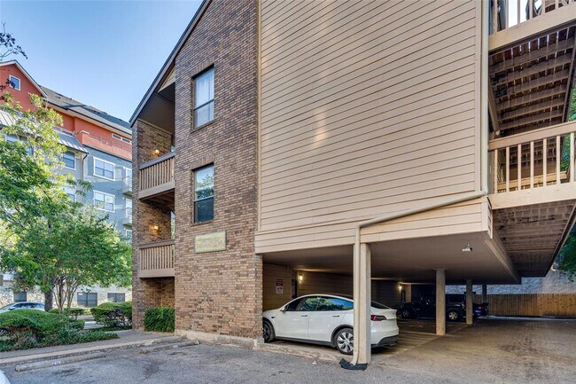 2210 Pearl St Austin, TX 78705 photo 2