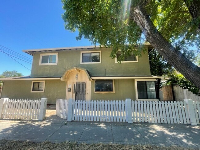 316 N Central Ave Tracy, CA 95376 photo 2