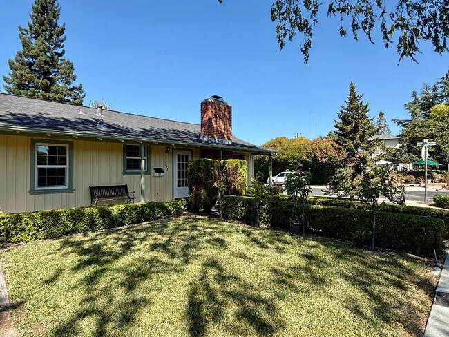 1043 Oregon Avenue, Palo Alto, CA 94303 photo 4