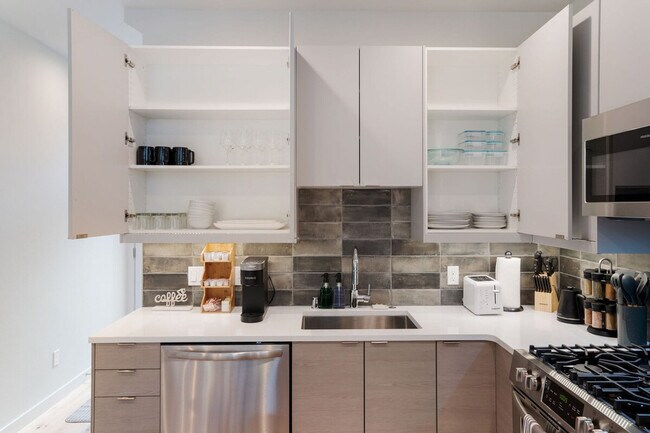 4424 Burke Ave N Seattle, WA 98103 photo 3