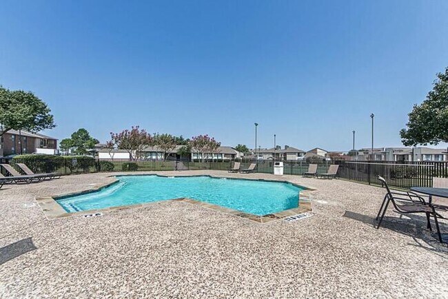 4031 N Star Dr Irving, TX 75038 photo 2