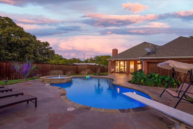 913 Tipton Rd Irving, TX 75060 photo 5