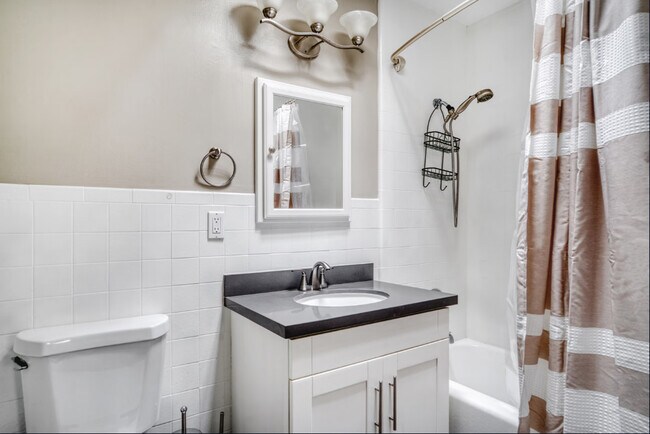 Park Laurel Apartments photo 4