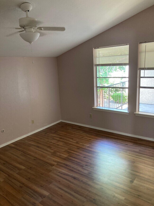 12834 Midway Rd Dallas, TX 75244 photo 4