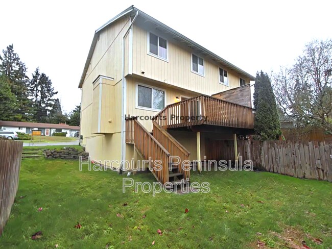 3807 Maple Ave Bremerton, WA 98310 photo 2