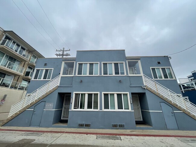 3753-3759 Strandway San Diego, CA 92109 photo 2
