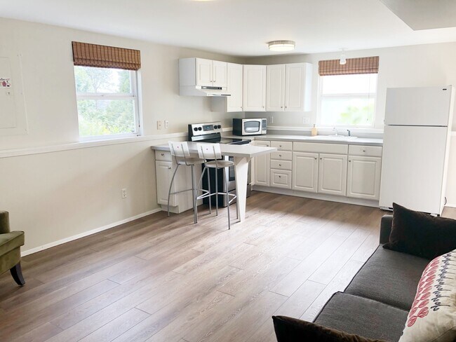 2556 Warren Ave N Seattle, WA 98109 photo 5