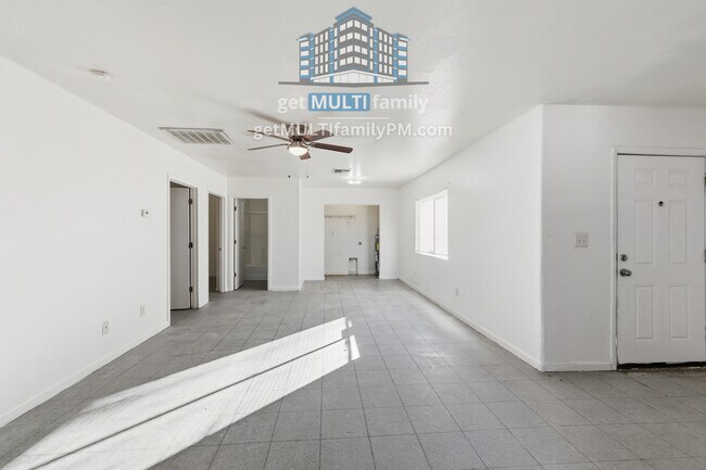 1224 E Apache St Phoenix, AZ 85034 photo 2