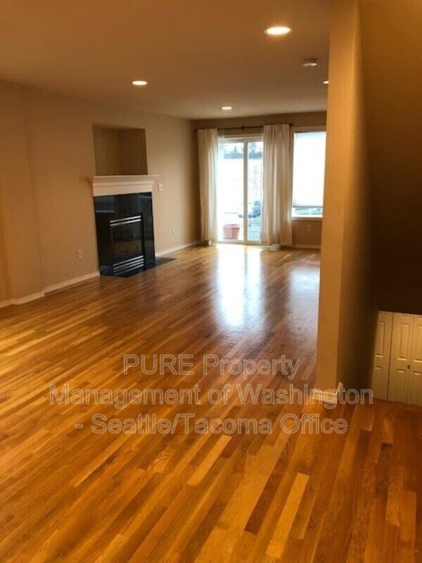 11708 Greenwood Avenue North, Seattle, WA 98133 photo 5