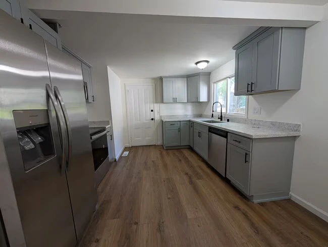 133 10th St Santa Rosa, CA 95401 photo 3