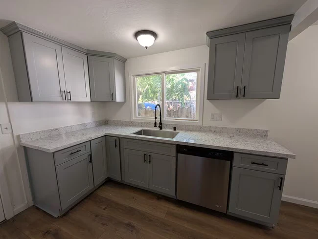 133 10th St Santa Rosa, CA 95401 photo 2