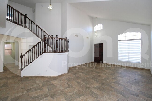 137 West Leah Court, Gilbert, AZ 85233 photo 3