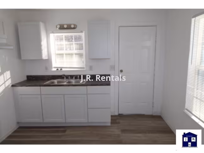 503 W Washington Ave Copperas Cove, TX 76522 photo 4