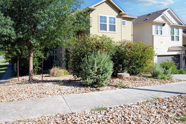 8406 Nicola Trail Austin, TX 78745 photo 3