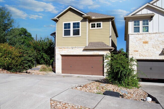 8406 Nicola Trail Austin, TX 78745 photo 2