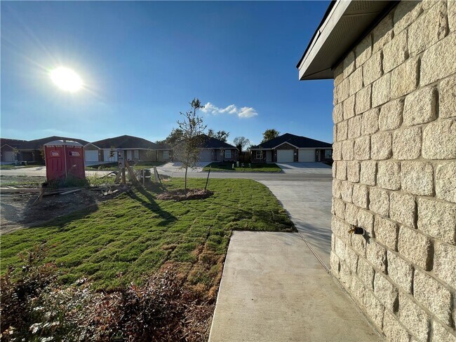 2404 Duntov Dr Temple, TX 76504 photo 3