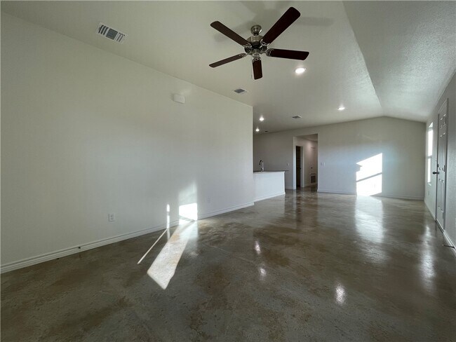 2404 Duntov Dr Temple, TX 76504 photo 5