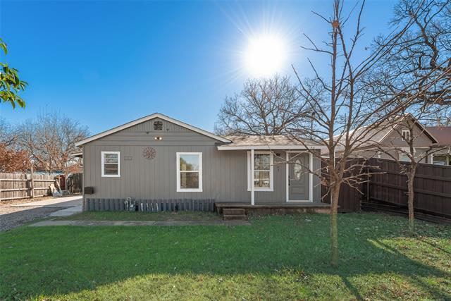 303 W Broad St Mansfield, TX 76063 photo 2
