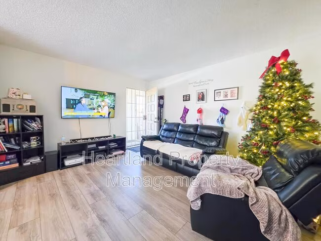 955 Imperial Beach Blvd Imperial Beach, CA 91932 photo 2