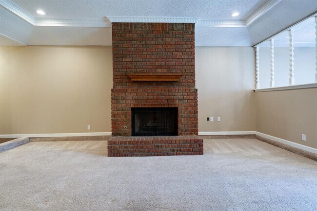 3718 Country Club Dr W Irving, TX 75038 photo 4