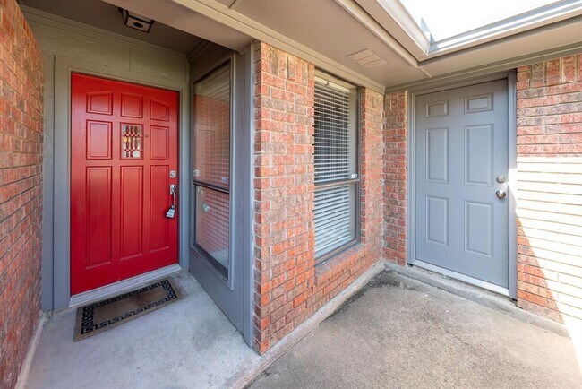 3718 Country Club Dr W Irving, TX 75038 photo 2
