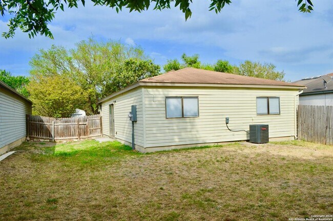 2415 Westgard Pass San Antonio, TX 78245 photo 3