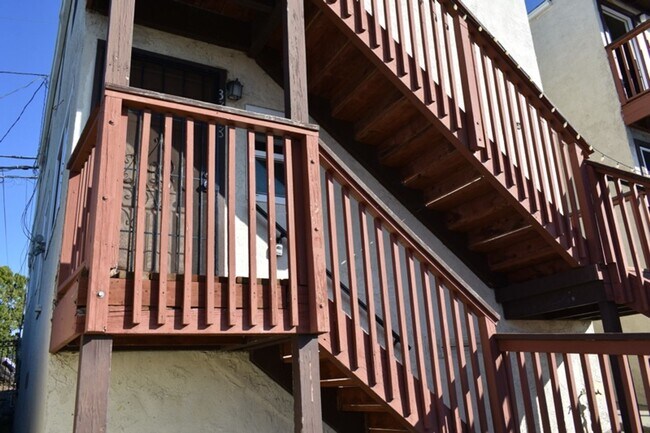 3818-3820 Z St San Diego, CA 92113 photo 2