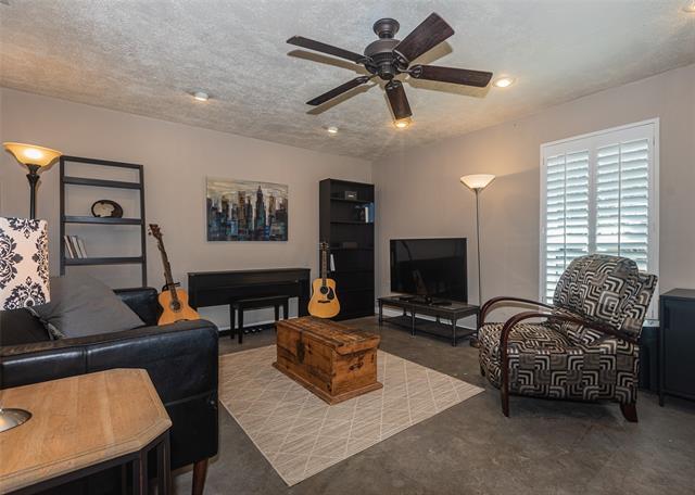 3141 Palmdale Circle, Farmers Branch, TX 75234 photo 4