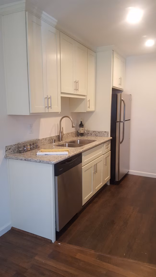 Central Park Apartments photo 3