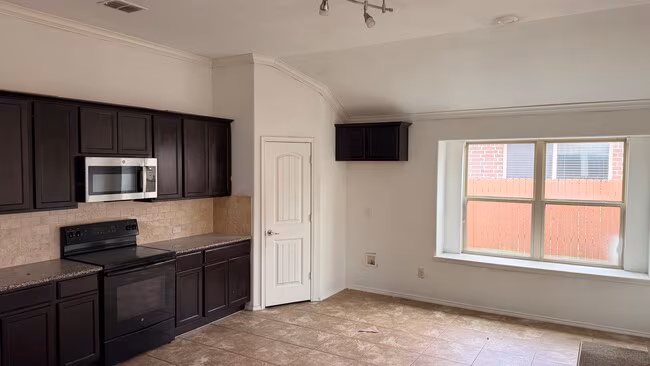 2104 Long Forest Rd Heartland, TX 75126 photo 2