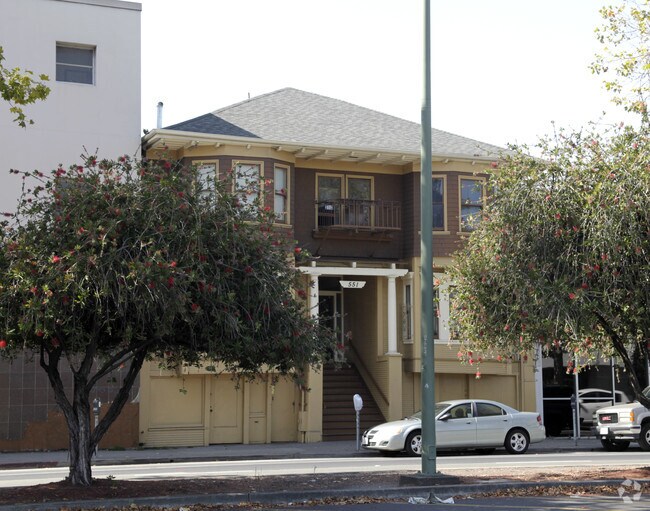 551 West Grand Avenue, Oakland, CA 94612 photo 4