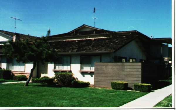 873 West Branham Lane, San Jose, CA 95136 photo 2