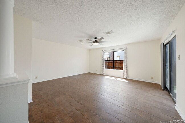 8910 Kenton Briar San Antonio, TX 78240 photo 4