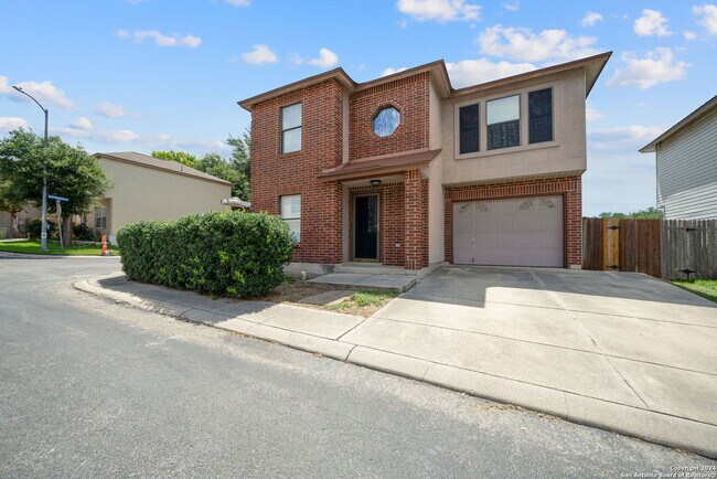 8910 Kenton Briar San Antonio, TX 78240 photo 2