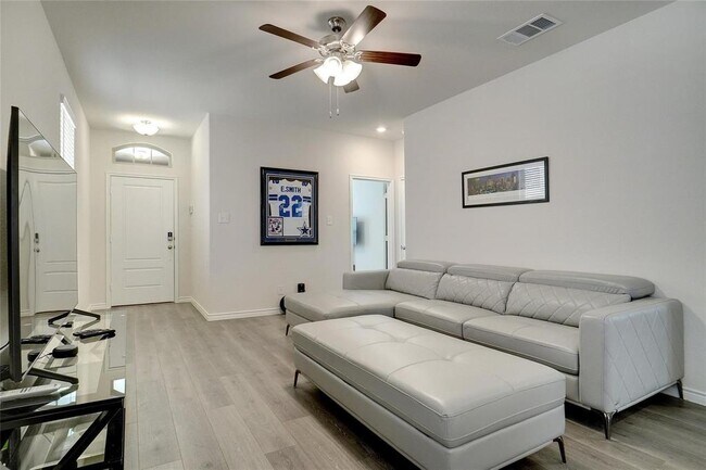 2325 Brightstone Drive, Aubrey, TX 76227 photo 4