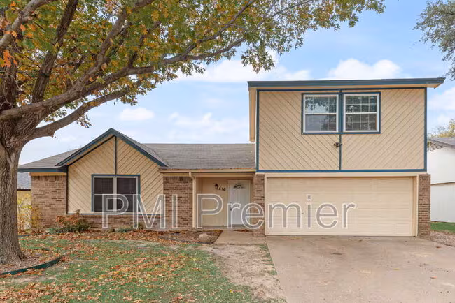 516 Roberts Dr Saginaw, TX 76179 photo 2
