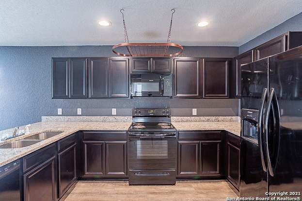 9022 Gibbons Trace San Antonio, TX 78245 photo 5