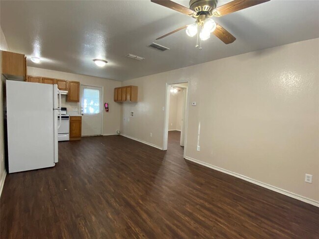 1719 Short St #A photo 2