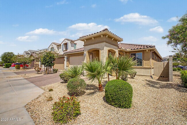 8954 W San Juan Ave Glendale, AZ 85305 photo 3