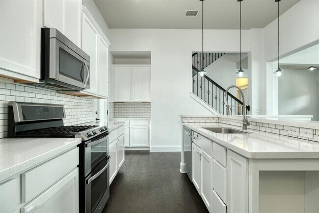 11233 Avery Station Loop Austin, TX 78717 photo 4