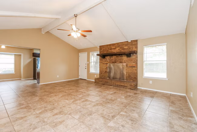 7609 Ripple Creek Ct Fort Worth, TX 76120 photo 5