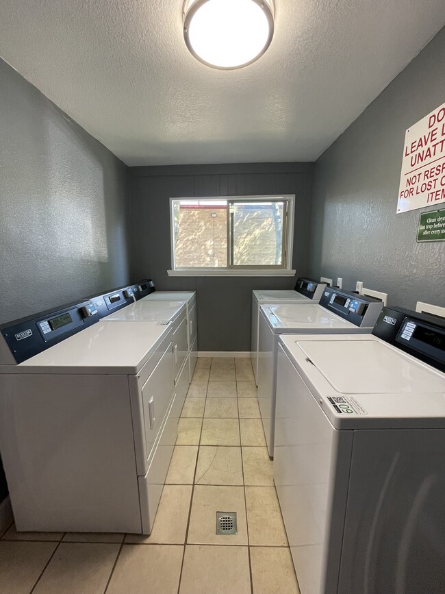 El Jardin Apartments photo 4