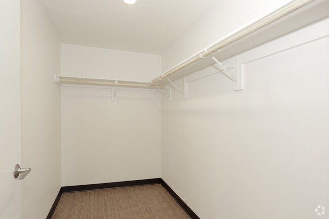 Residences on Farmer photo 5