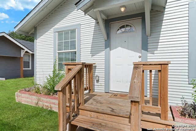 106 Heflin Ct San Antonio, TX 78210 photo 4